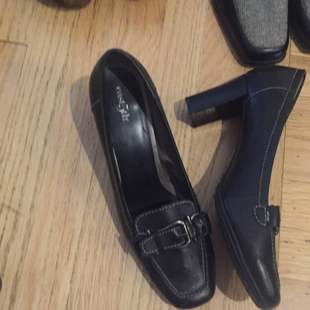 Shoes - Picture 8 of 8